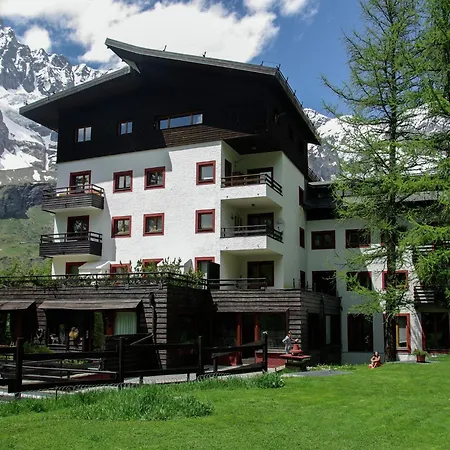 Ski, Stay, And Savour Aosta Valley Lejlighed Breuil-Cervinia